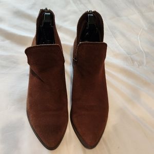 Blondo brown suede ankle boots. Size 7m